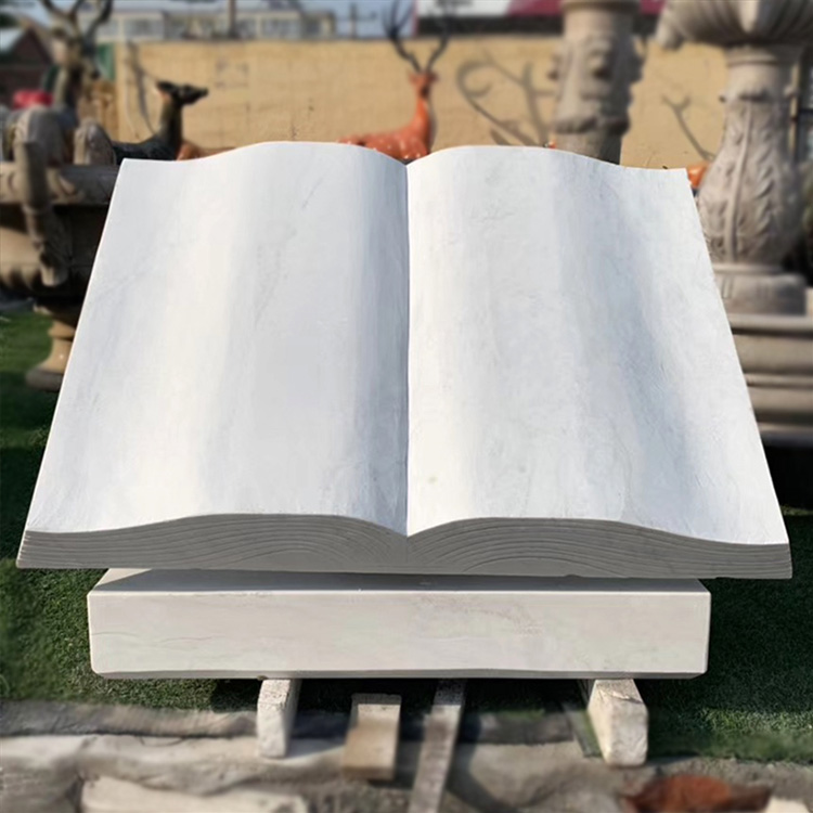 翻開(kāi)的書(shū)本石雕